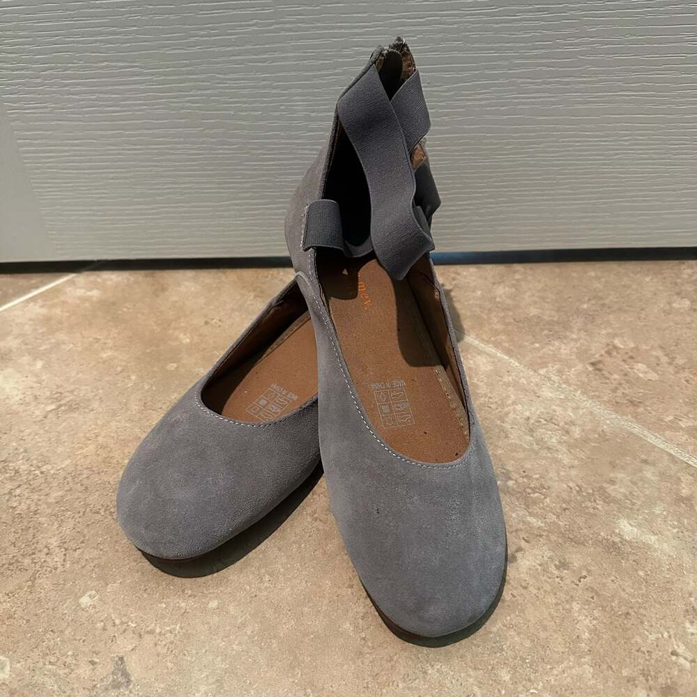 Bernie Mev Monica Grey Suede Ballet Flats Size 40